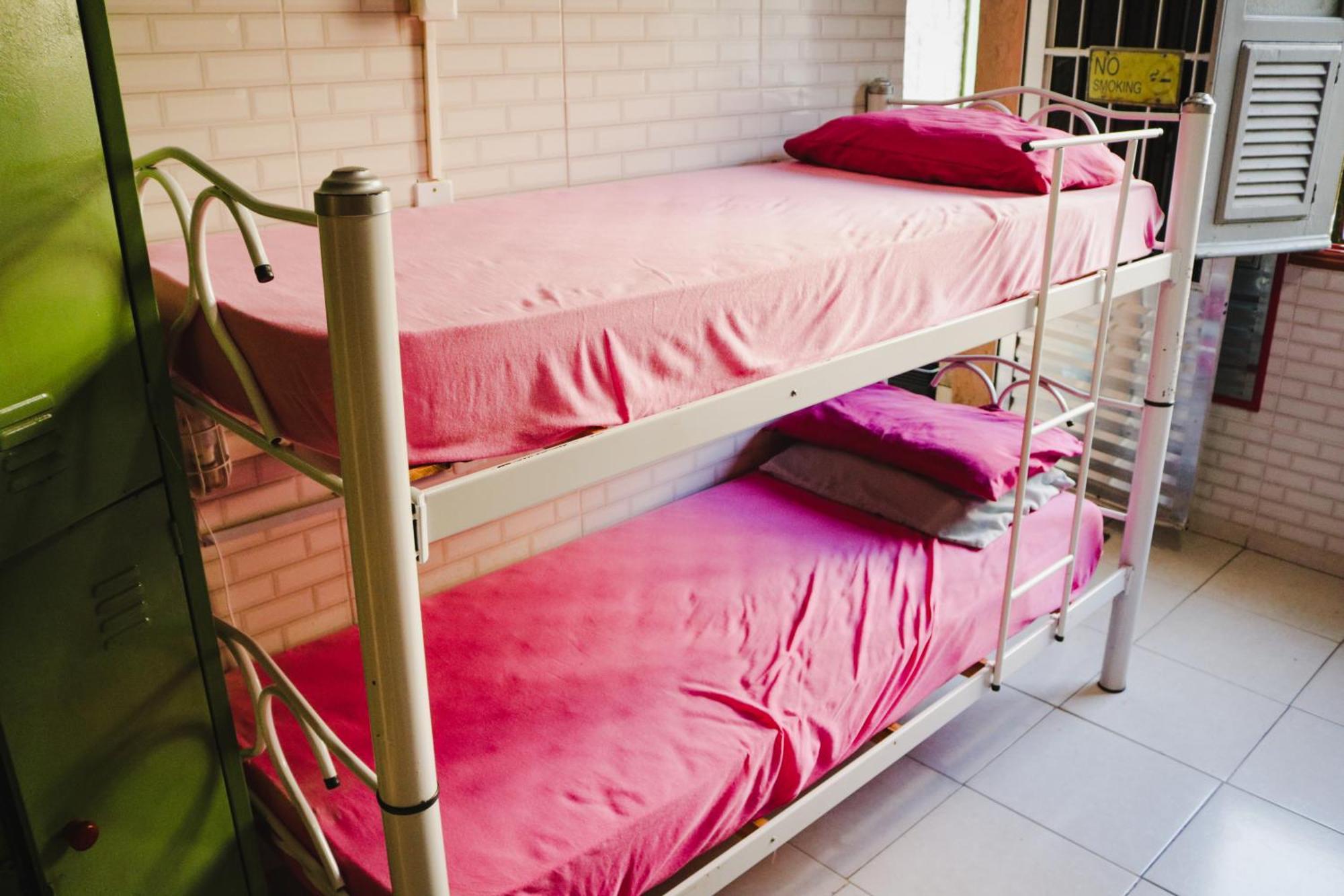 Hostel Casa Da Cacaia E Do Henrique *
